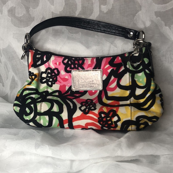 Coach Handbags - Coach Poppy purse